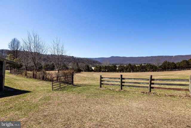 2301 S PAGE VALLEY RD, Luray, VA 22835