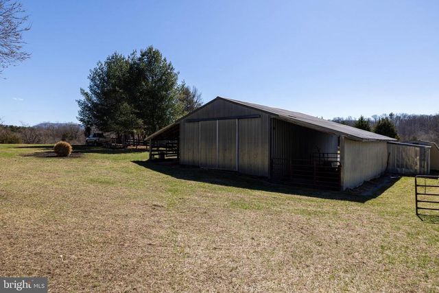 2301 S PAGE VALLEY RD, Luray, VA 22835