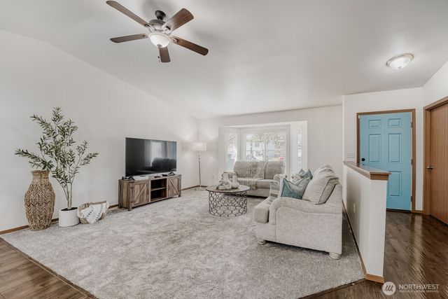 22121 129th Street E, Bonney Lake, WA 98391