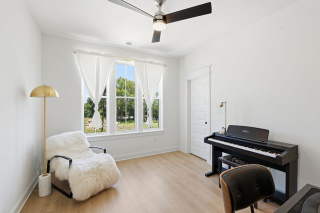 2421 14th Ave, N, Nashville, TN 37208