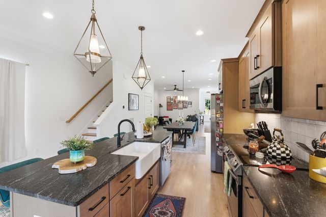 2421 14th Ave, N, Nashville, TN 37208
