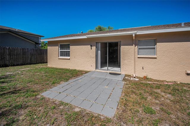 2611 KNOLL STREET W, Palm Harbor, FL 34683