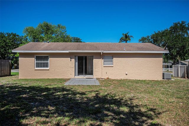 2611 KNOLL STREET W, Palm Harbor, FL 34683