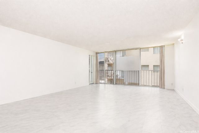 440 Lewers Street 402, Honolulu, HI 96815