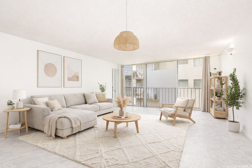 440 Lewers Street 402, Honolulu, HI 96815