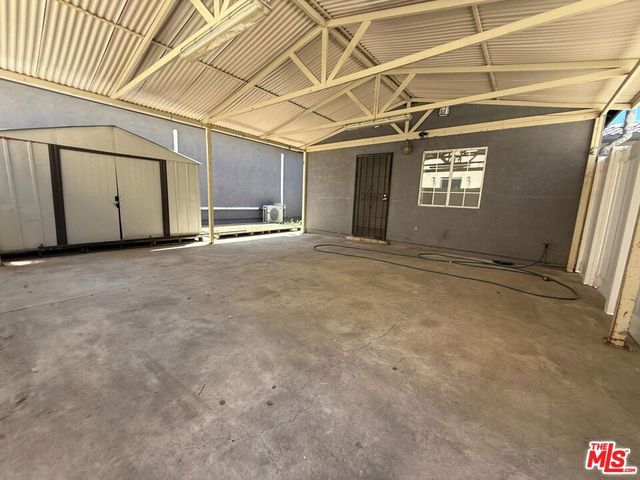 6742 Radford Avenue, Los Angeles, CA 91606