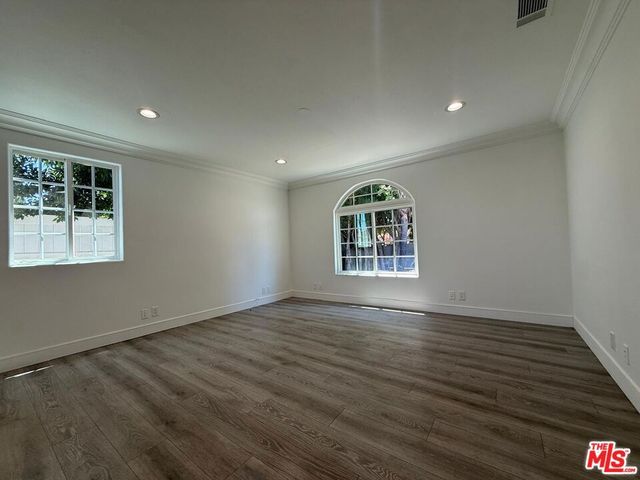 6742 Radford Avenue, Los Angeles, CA 91606