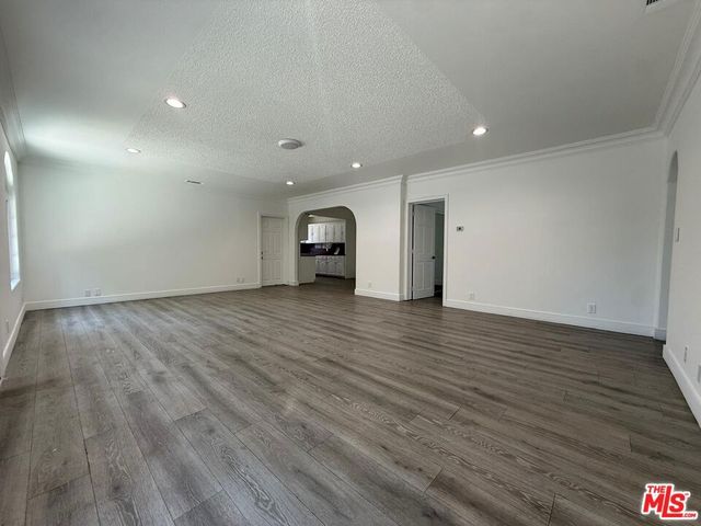 6742 Radford Avenue, Los Angeles, CA 91606