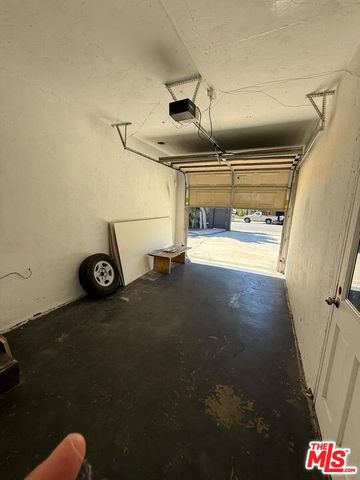 6742 Radford Avenue, Los Angeles, CA 91606