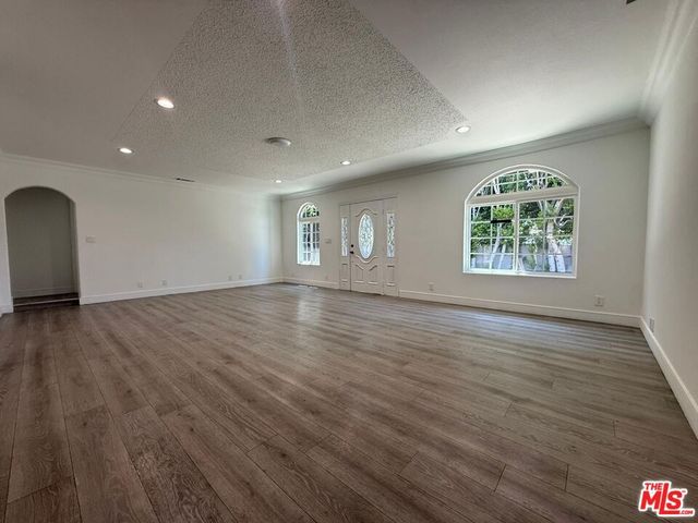 6742 Radford Avenue, Los Angeles, CA 91606