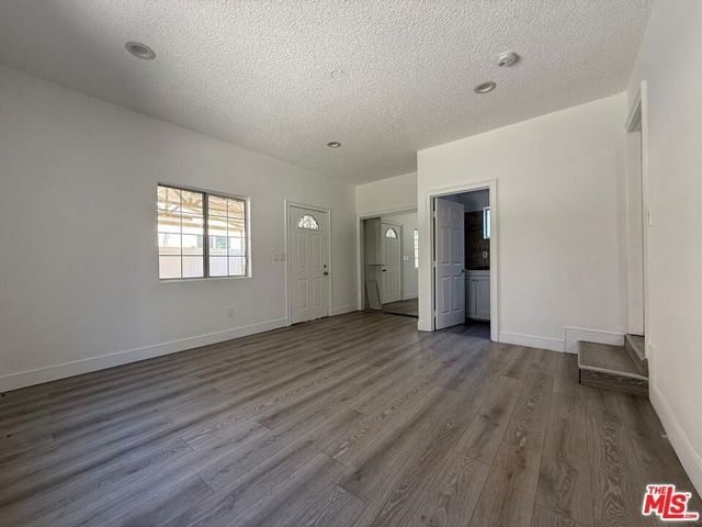 6742 Radford Avenue, Los Angeles, CA 91606