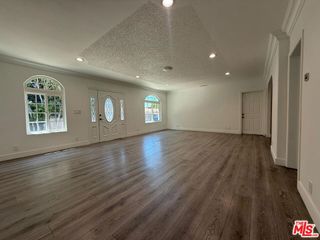 6742 Radford Avenue, Los Angeles, CA 91606