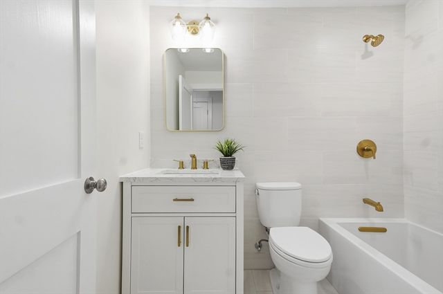 155 Mill St, Burlington, MA 01803