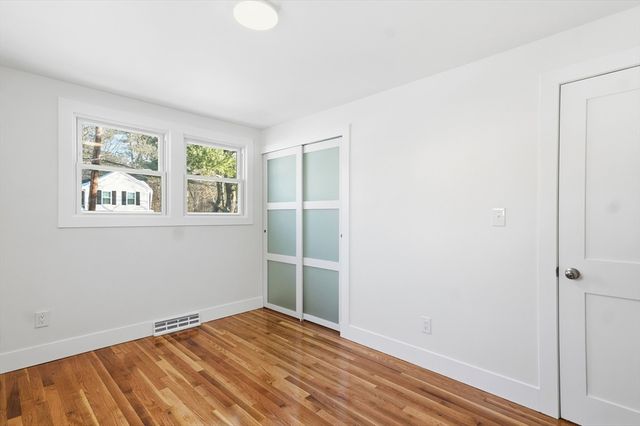 155 Mill St, Burlington, MA 01803