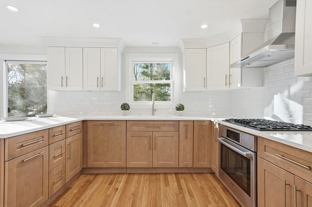 155 Mill St, Burlington, MA 01803