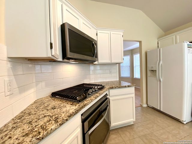 6635 SHADY BEND DR, San Antonio, TX 78256