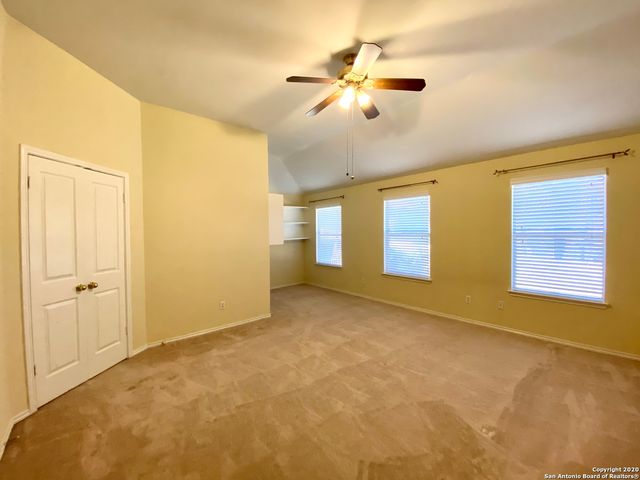 6635 SHADY BEND DR, San Antonio, TX 78256