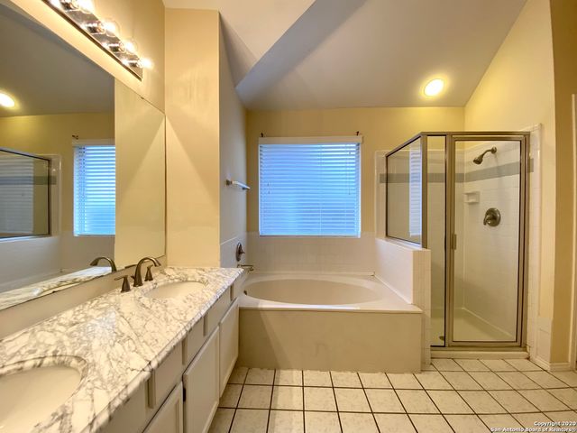 6635 SHADY BEND DR, San Antonio, TX 78256