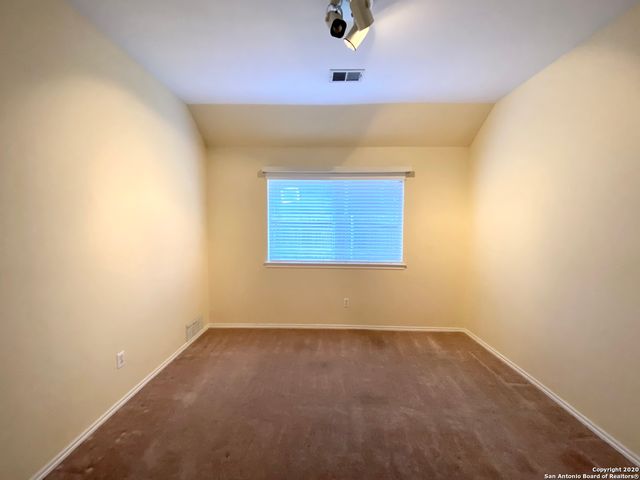 6635 SHADY BEND DR, San Antonio, TX 78256