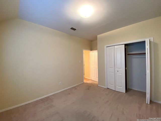 6635 SHADY BEND DR, San Antonio, TX 78256