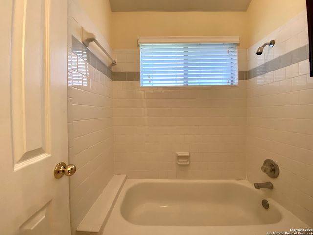 6635 SHADY BEND DR, San Antonio, TX 78256