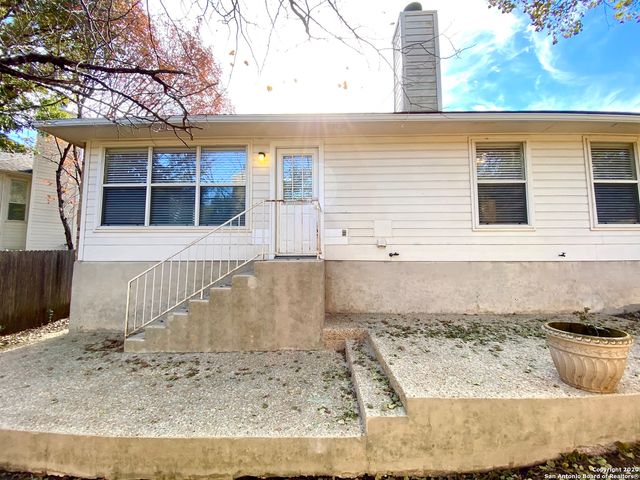 6635 SHADY BEND DR, San Antonio, TX 78256