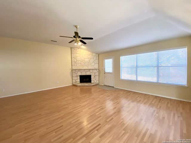 6635 SHADY BEND DR, San Antonio, TX 78256