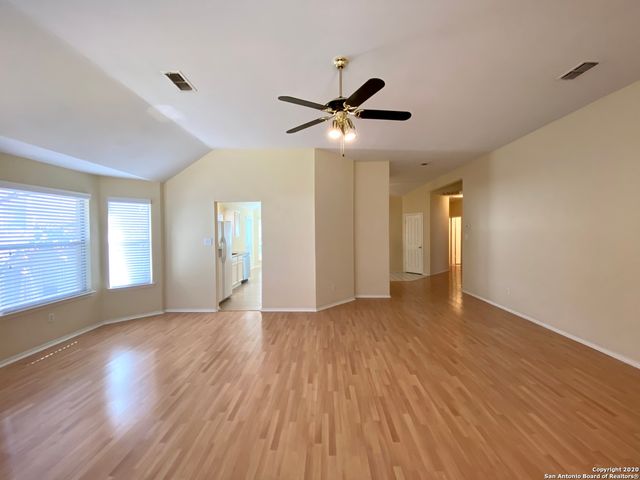 6635 SHADY BEND DR, San Antonio, TX 78256