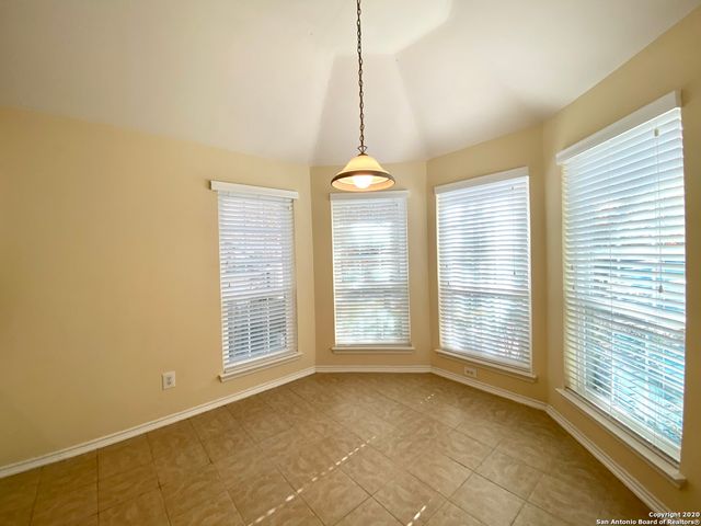 6635 SHADY BEND DR, San Antonio, TX 78256