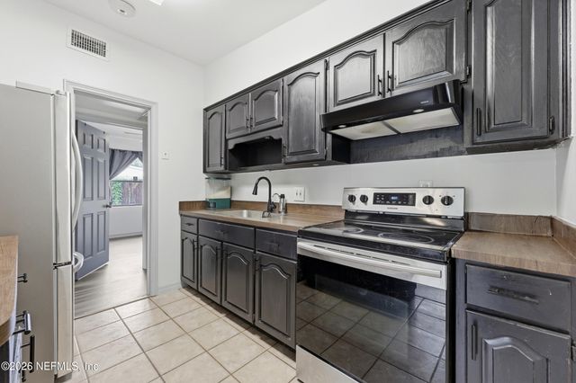 10552 VILLANOVA Road, Jacksonville, FL 32218