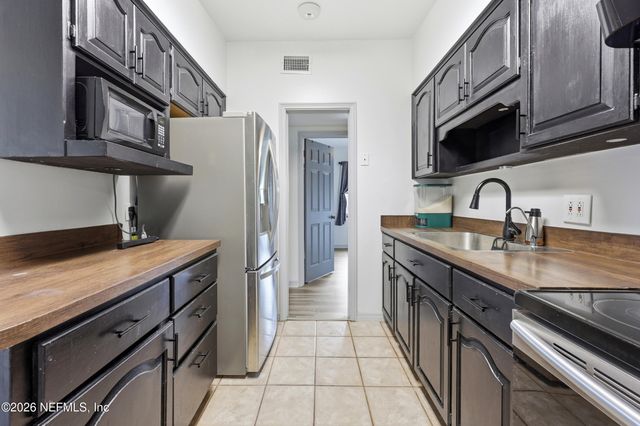 10552 VILLANOVA Road, Jacksonville, FL 32218