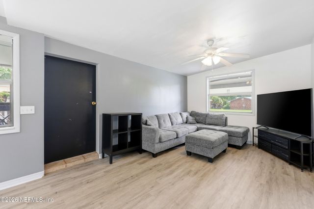 10552 VILLANOVA Road, Jacksonville, FL 32218