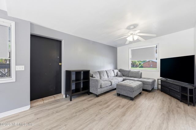 10552 VILLANOVA Road, Jacksonville, FL 32218