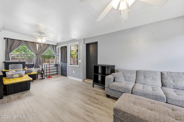 10552 VILLANOVA Road, Jacksonville, FL 32218