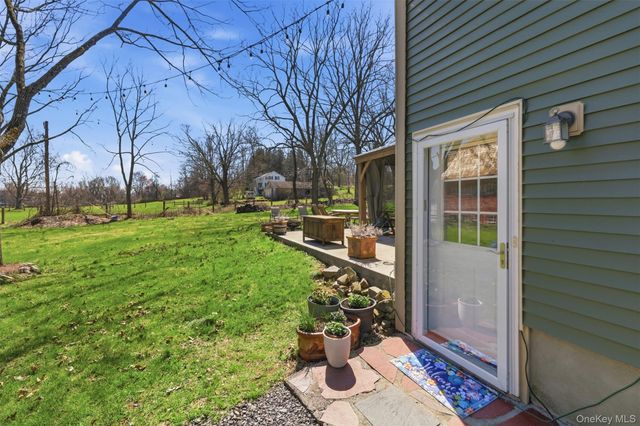 1 Lira Street, Wallkill, NY 12589