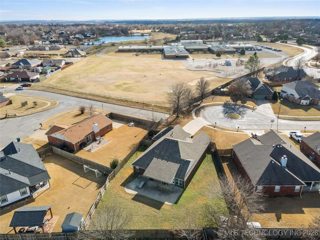 10311 E 97th Court N, Owasso, OK 74055