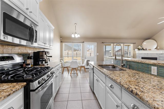 10311 E 97th Court N, Owasso, OK 74055