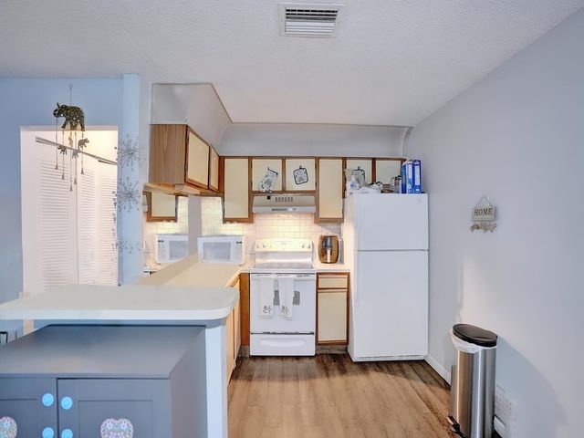 2828 Coral Springs Dr 2828, Coral Springs, FL 33065