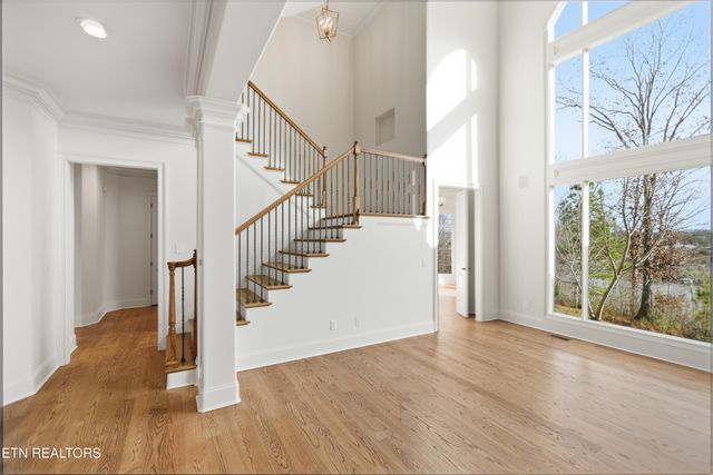 910 Eagle Nest Drive, Loudon, TN 37774