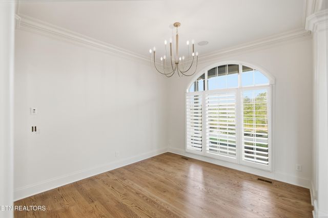 910 Eagle Nest Drive, Loudon, TN 37774