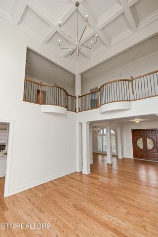 910 Eagle Nest Drive, Loudon, TN 37774