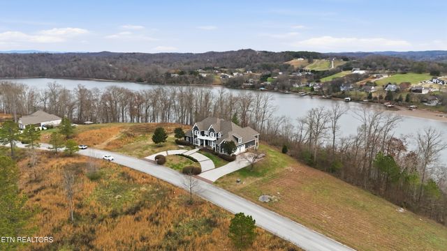 910 Eagle Nest Drive, Loudon, TN 37774