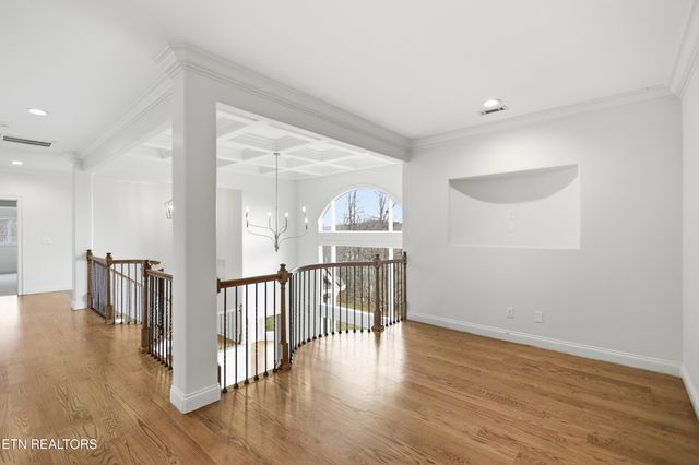 910 Eagle Nest Drive, Loudon, TN 37774