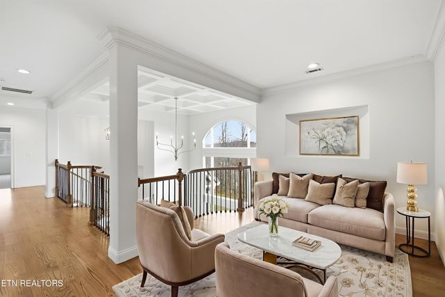 910 Eagle Nest Drive, Loudon, TN 37774