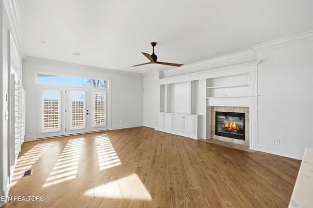 910 Eagle Nest Drive, Loudon, TN 37774