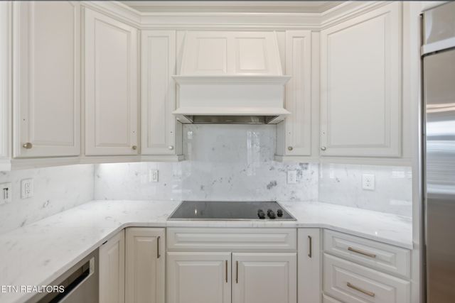 910 Eagle Nest Drive, Loudon, TN 37774