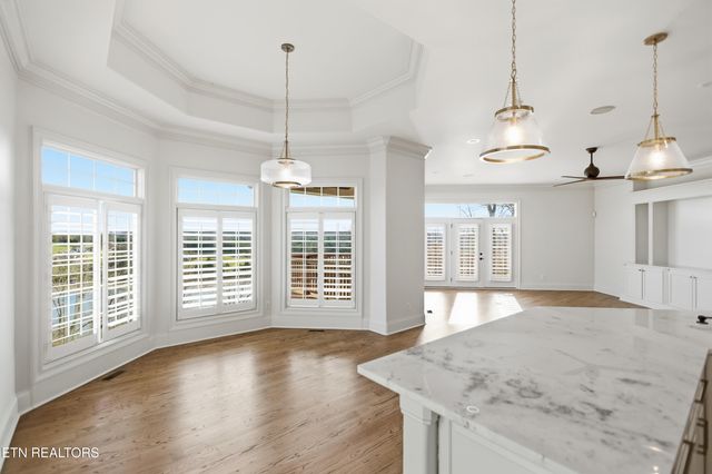 910 Eagle Nest Drive, Loudon, TN 37774