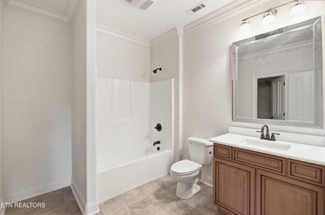 910 Eagle Nest Drive, Loudon, TN 37774