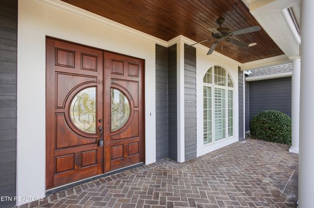 910 Eagle Nest Drive, Loudon, TN 37774