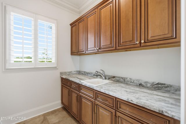 910 Eagle Nest Drive, Loudon, TN 37774